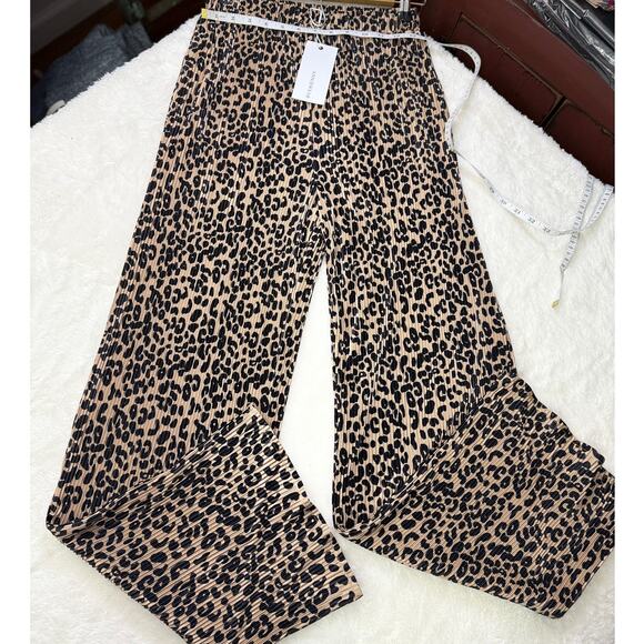 Annie Wear Pants - Annie Wear Leopard Cheetah Print Wide-leg Chic Pants Size large NWT